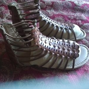 American Eagle sandals